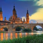 Atardecer en Zaragoza con la silueta del Pilar