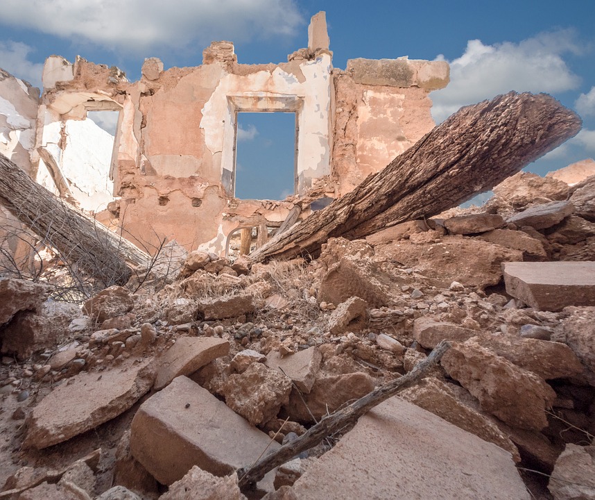 Las ruinas de Belchite, parece una casa derruida donde sólo queda una ventana