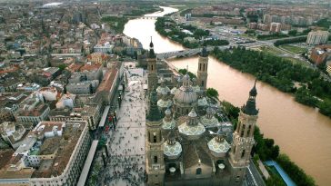 Vista panorámica de Zaragoza, con el río y las torres del Pilar